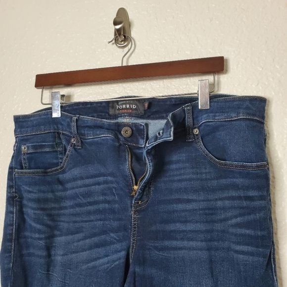 Torrid Mid Rise Skinny Dark Wash Super Soft Jeans Women's Plus Size 18 - Picture 7 of 10